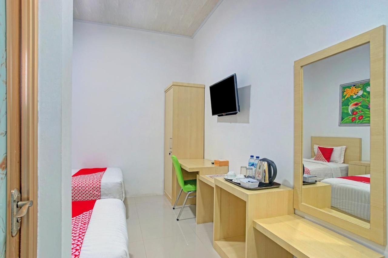 Oyo 90404 Pringombo Homestay 2 Syariah Bandar Lampung Buitenkant foto